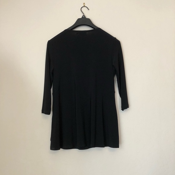 Black tiered tulip top by Simpli. Flattering on all body types - Picture 2 of 2